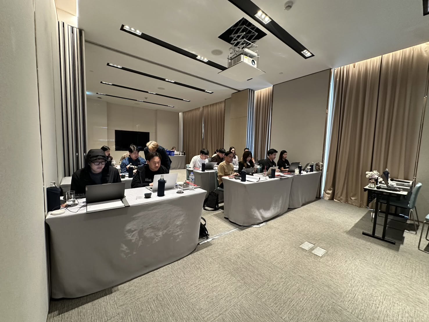 บรรยากาศ AI Empire Vibe Coding 2